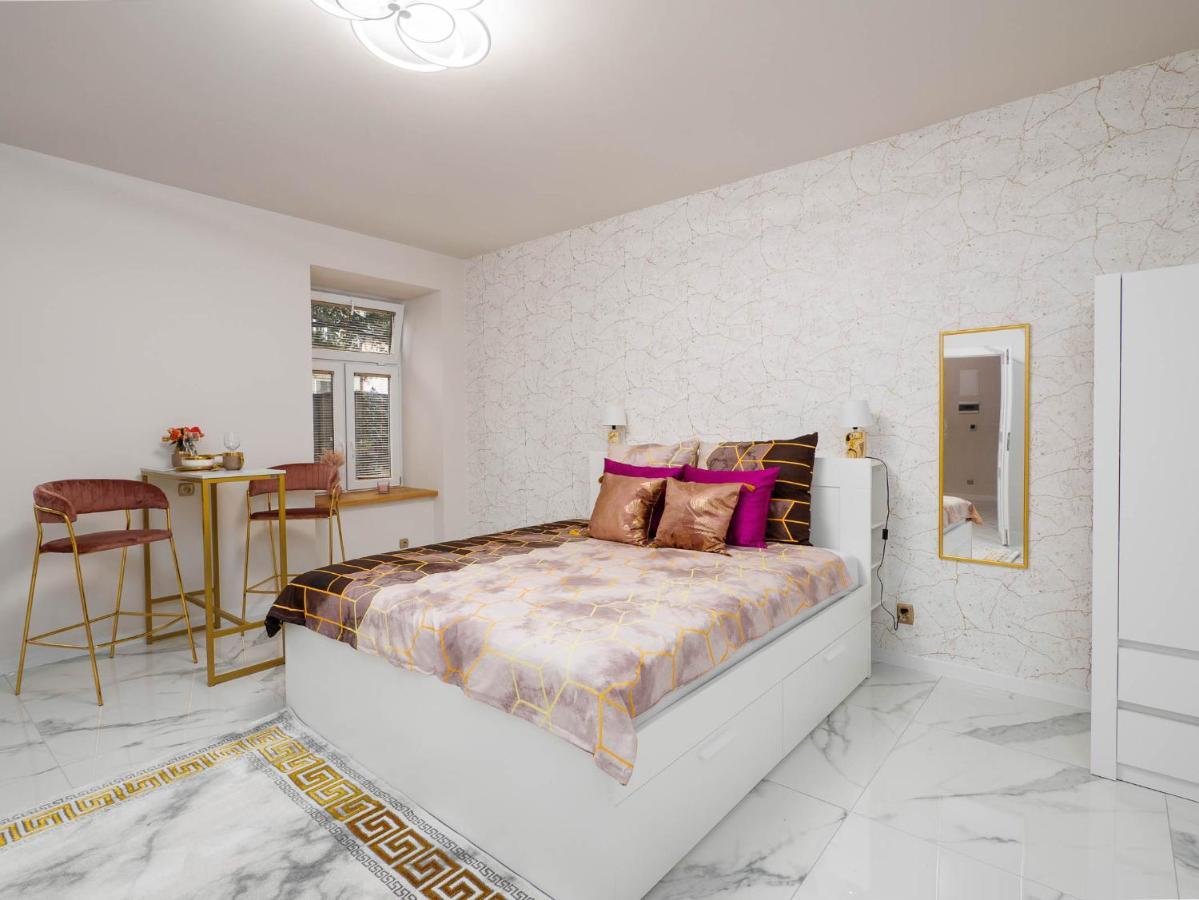 Apartament Gold Aleja Nmp 8 - Free Parking Ченстохова Экстерьер фото
